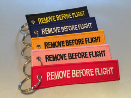 Remove Before Flight Sleutelhanger Zwart / Geel