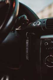 Remove Before Flight Sleutelhanger Zwart