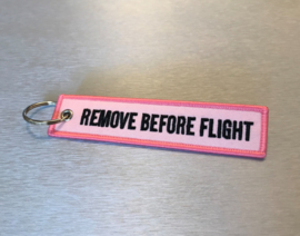 Remove Before Flight Sleutelhanger Roze