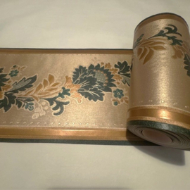 groene tropische bloemen rand goud als achtergrond Chique