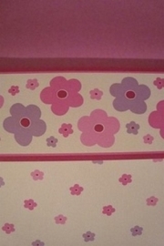 meisjes behang roze paars kleine bloemen trendy behang