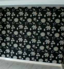 bloemen zwart behang 761106