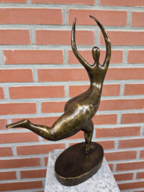 DANSENDE VROUW