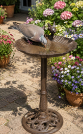 VOGELSCHAAL IN SCHELPVORM