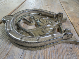 HOEFIJZER MET PAARDENHOOFD