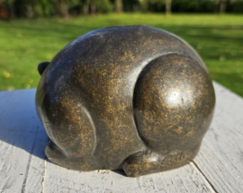 SLAPENDE KAT / URN