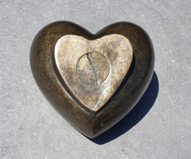 GROTE URN / HART