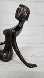 VROUW ZITTEND / RANDZITTER