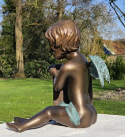 ZITTENDE ENGEL