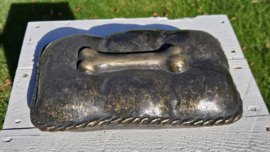 HONDEN KUSSEN / URN