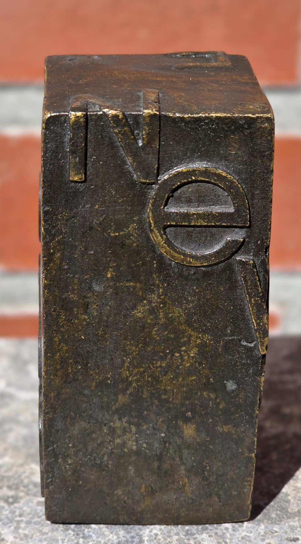 NEVER FORGOTTEN URN
