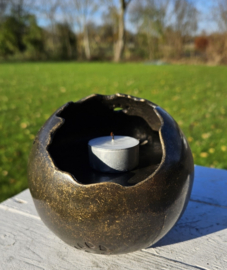 URN / WAXINEHOUDER MET POOTAFRUK