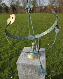 BRONZEN ZONNEWIJZER