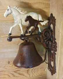 DEURBEL PAARD MET VEULEN