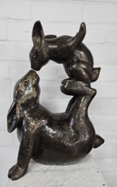 KUSSENDE HAAS / 48 CM HOOG / KONIJN