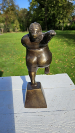 DIKKE DAME / RECHTERBEEN GEBOGEN