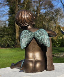 ZITTENDE ENGEL