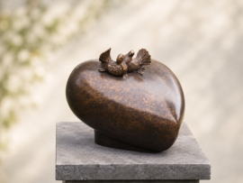 GROTE URN MET DUIVEN