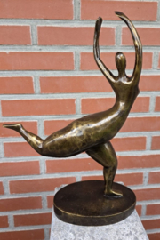 DANSENDE VROUW