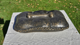 HONDEN KUSSEN / URN