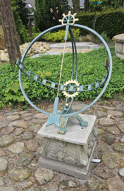 GROTE BRONZEN ZONNEWIJZER
