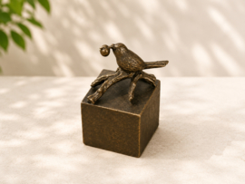 URN  /   VOGEL MET ROOS