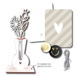 Giftset vaasje reageerbuisje en houten bloemen met voet Moederdag Juf