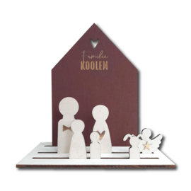 Huisje hout en pegdoll family met voet