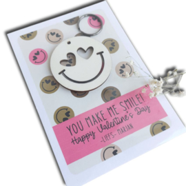 Sleutelhanger hout met kaart smiley valentijn bruin|roze