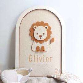 Kinderkamerdecoratie leeuw van hout en vilt met naam | Gepersonaliseerd