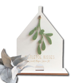 Kerstkaart van hout en vilt - Huisje Mistletoe | Prijs vanaf:
