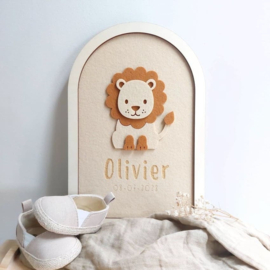 Kinderkamerdecoratie leeuw van hout en vilt met naam | Gepersonaliseerd