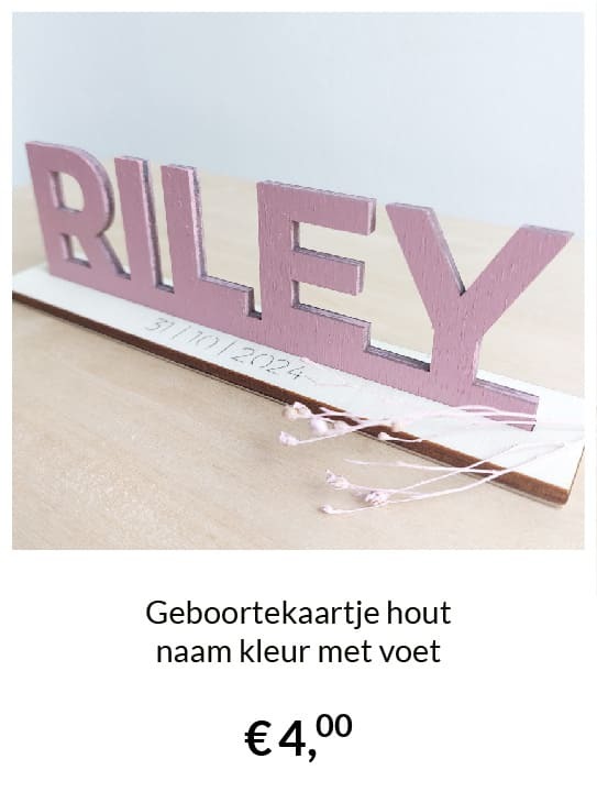 Geboortekaartje hout naam kleur met voet