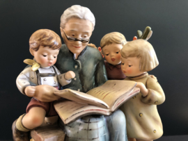 Originele Hummel 620 Grossmutter erzählt / A Story From Grandma 21 cm Jaarstuk 1995 Gelimiteerde Uitgave