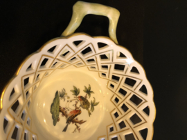 Herend porselein: opengewerkt mandje met hengsels 7412/RO decor Rothschild 18 cm breed en 7 cm hoog