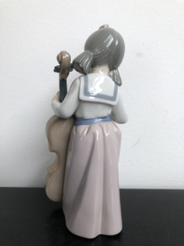 NAO Lladro porselein:  Girl with cello / Chica Con Violonchelo 19 cm hoog