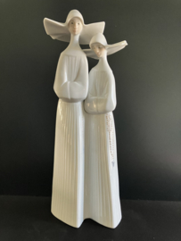 Lladro porselein: Nuns / Monjas Fulgencio Garcia 1969-2016 hoog 34 cm 01004611