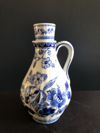 de Porceleyne Fles Delfts Blauw olieflesje 1037 hoog 15 cm DH=1988 schilder JSM Mw JWC Smit 1978-1991