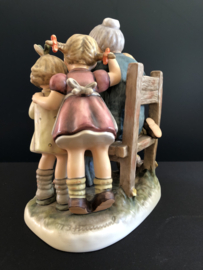 Originele Hummel 620 Grossmutter erzählt / A Story From Grandma 21 cm Jaarstuk 1995 Gelimiteerde Uitgave