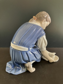 Bing & Grondahl porselein nr. 1745 Only One Drop hoog 15 cm breed 14 cm diep 11,5 cm