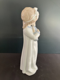 Zaphir porselein: Girl With Doll / Niña con Nuñeca hoog 24 cm