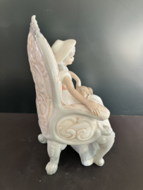 Lladro stijl porselein: Girl with cat / Niña con Gato hoog 23 cm basis 12x12 cm