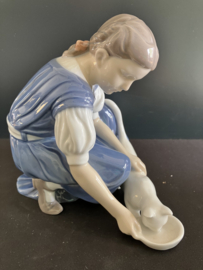 Bing & Grondahl porselein nr. 1745 Only One Drop hoog 15 cm breed 14 cm diep 11,5 cm
