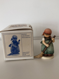 Originele  Hummel 171/4/0 Kehrliesl / Little Sweeper 8 cm TMK-7 1991-2000 incl. doos