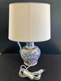 Tichelaar Makkum:  prachtig gedecoreerde polychrome tafellamp VK24 decor bloemen en vogel hoog 28/42 cm (zonder/met kap)