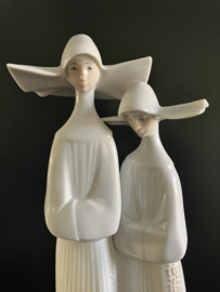 Lladro porselein: Nuns / Monjas Fulgencio Garcia 1969-2016 hoog 34 cm 01004611