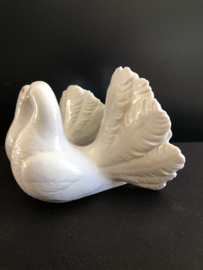 Lladro porselein:  Symbool van liefde Couple Of Doves / Pareja de Palomas 1971-heden Antonio Ballester 12 cm hoog en 19 cm breed