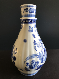 de Porceleyne Fles Delfts Blauw olieflesje 1037 hoog 15 cm DH=1988 schilder JSM Mw JWC Smit 1978-1991