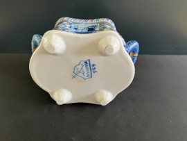 Tichelaar Makkum:  prachtig gedecoreerd polychroom bakje met oren nr 636 hoog 12 cm diep 8 cm breed 18 cm