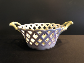 Herend porselein: opengewerkt mandje met hengsels 7412/RO decor Rothschild 18 cm breed en 7 cm hoog
